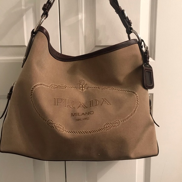 Prada - Picture 1 of 6